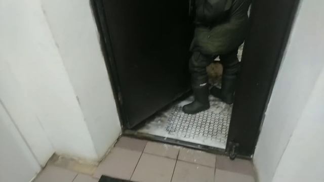 Спор со сменщиком на бутылку!) смотреть онлайн