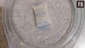 Эксперимент в домашних условиях. Что будет, если положить силикагель в воду.