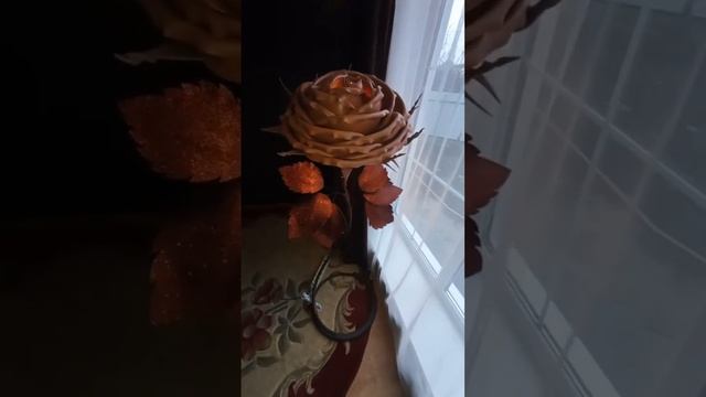 Розочка в цвете капучино?сделана на заказ #цветы #цветочныекомпозиции #букетроз #цветыизизолона смотреть онлайн