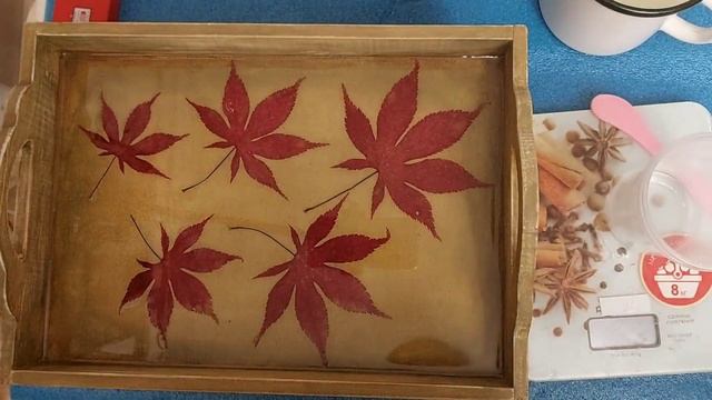 Поднос с листьями в эпоксидной смоле. Ручная работа. Эпоксидка. Resinart. Handmade. Видео 