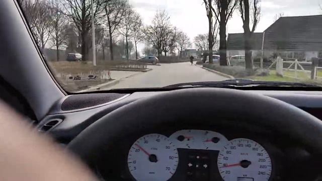 Driving a Renault Megane 1.6 16V cabrio 2001 смотреть онлайн