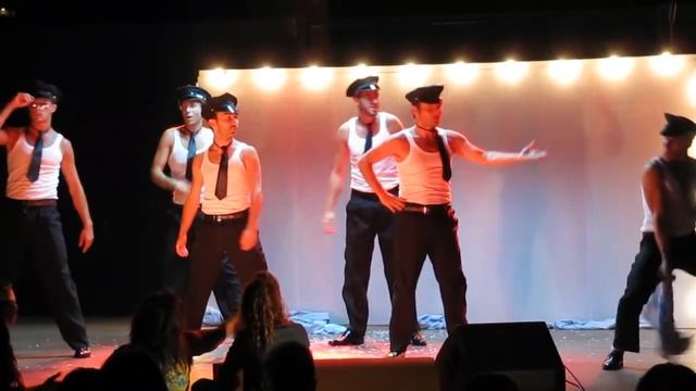 "Full Monty - the musical" - Strip Finale смотреть онлайн