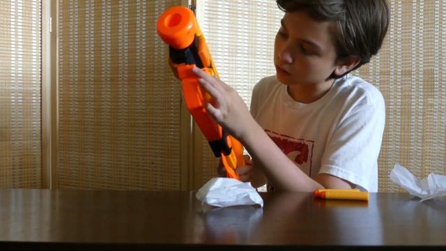 Roblox Adopt Me Nerf Gun Bees Unboxing and Free Toy Code Giveaway! смотреть онлайн