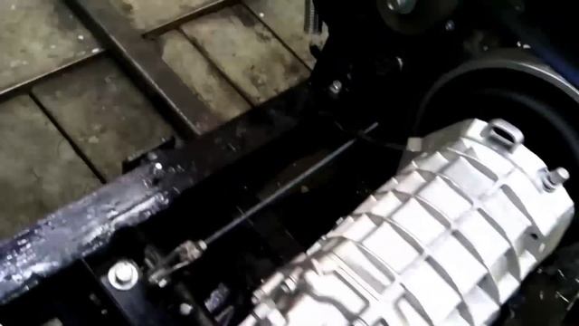 Проверка работоспособности полноценного автомобильного сцепления, погрущик,минитрактор установка ДВ смотреть онлайн