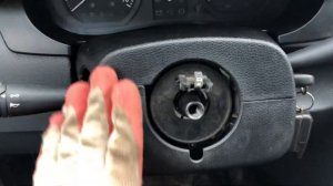 Как снять подрулевой переключать,шлейф,руль Renault Logan