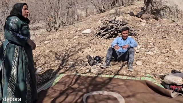 A Romantic Nomadic Couple's Adventure of Preparing Firewood for House Heating during Construction смотреть онлайн