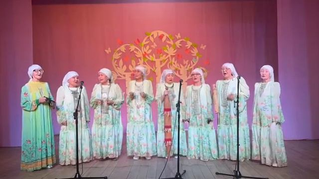 Учугэйиэн алааспар’ норуот ырыата толорор ‘Кубэйэ’ ансамбль.👏👍❤️ смотреть онлайн