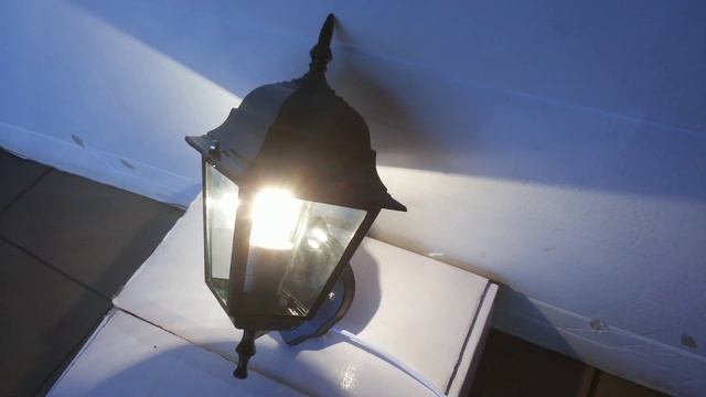 Как светит настенный уличный светильник Фонарь квадрат! смотреть онлайн