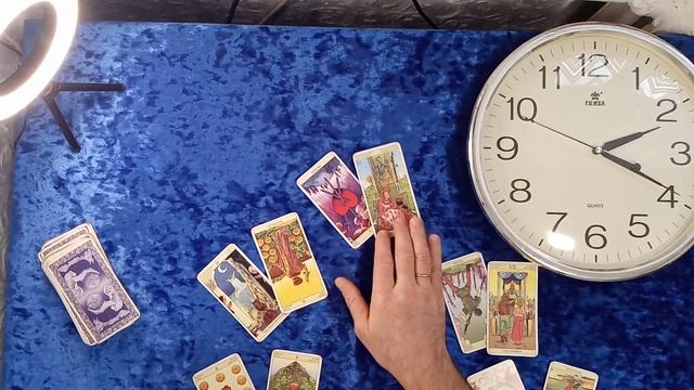 25. Сколько у женщины будет детей? Карты Таро. Вопрос-ответ. смотреть онлайн