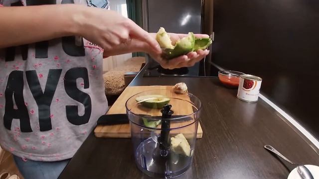 Чимичанга - мексиканские рецепты! Приготовили соусы сальса, гуакамоле и кое что еще! смотреть онлайн