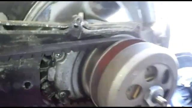 Como Quitar  La Tapa Del Cloche De  Una Scooter  Yamaha 50cc/90cc. 100cc/150cc?