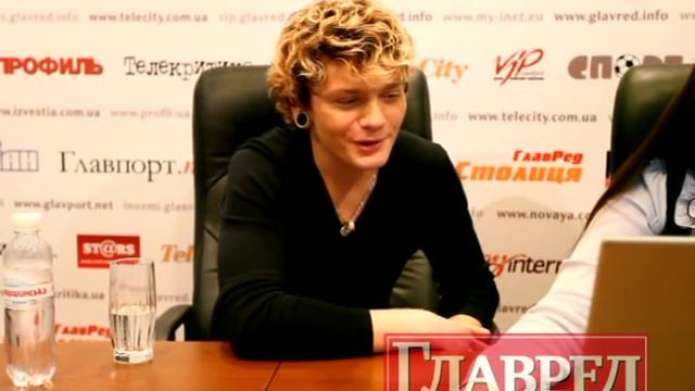 Кривошапко считает что кое в чем он похож на Есенина.wmv смотреть онлайн