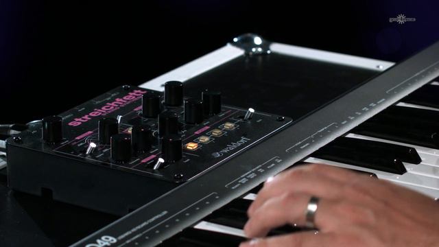 Waldorf Streichfett String Synthesizer | Gear4music demo смотреть онлайн