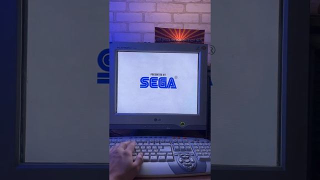 А во что играли вы? Игра Crazy Taxi от СЕГА! смотреть онлайн