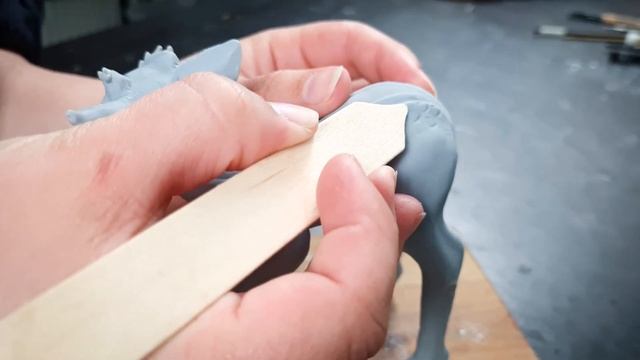 I Made a FANTASTIC BEAST Into a FLEXIBLE Clay Sculpture смотреть онлайн