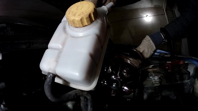 Куда уходит антифриз Авео ч2\ Замена расширительного бочка Авео смотреть онлайн