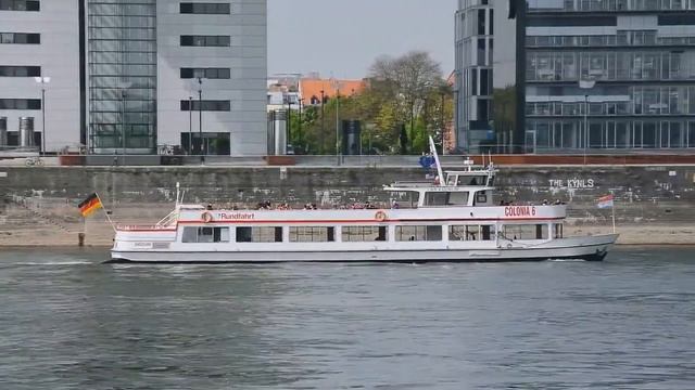 ТЕПЛОХОД прогулочный пассажирский. Развивающее видео для детей. смотреть онлайн