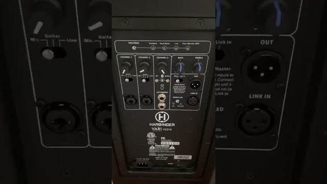 Unboxing a Harbinger VARI V2315 Powered Speaker смотреть онлайн