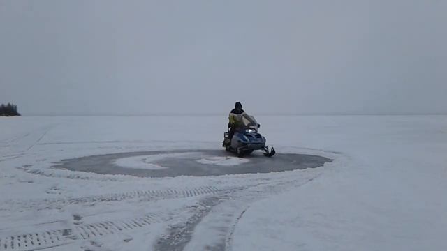 Дрифт на снегоходе смотреть онлайн