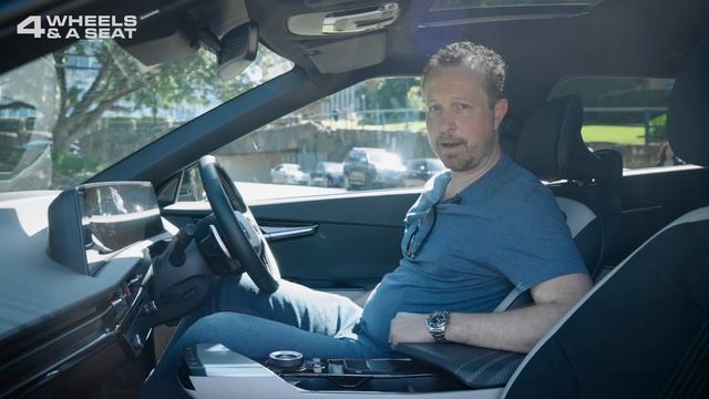 The Best Electric Car? | 2022 Kia EV6 GT-Line Review смотреть онлайн
