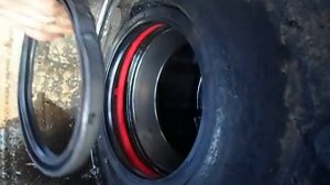 как забить сальник в ступицу