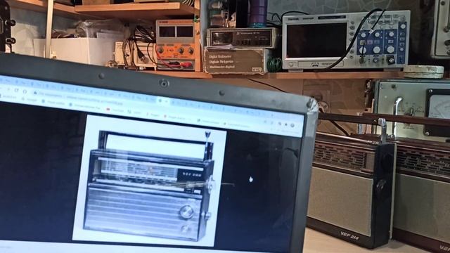 VEF-214 radio Носимый транзисторный всеволновой радиоприемник 1985 год