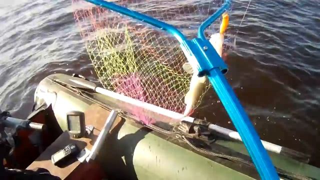 Ловля троллингом на Рыбинском водохранилище.....Рыбак Профи смотреть онлайн