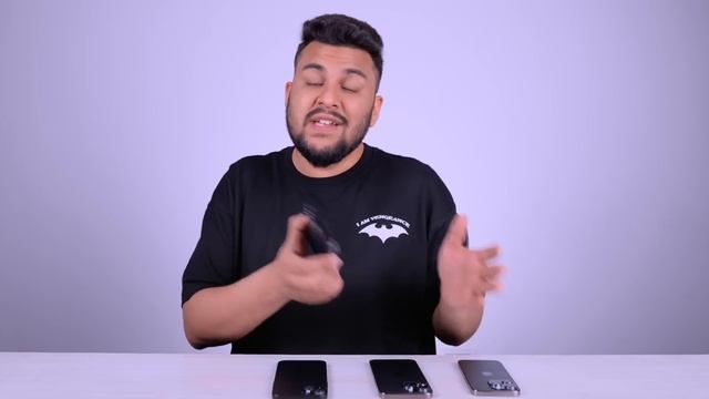 iPhone 15 Plus & iPhone 15 Pro Max First Look ! смотреть онлайн