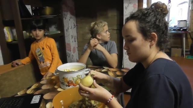 Дорогой зуб  Алины))) . Любимое оливье .