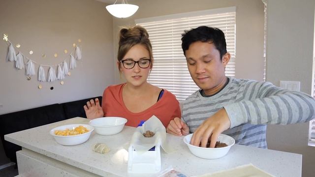 WE BOUGHT A LUMPIA MAKER | DOLMER LUMPIA ROLLER UNBOXING DEMONSTRATION | AIR FRYER LUMPIA смотреть онлайн