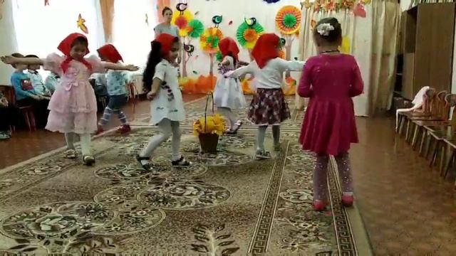 Танец Ягодки рябинки ))) смотреть онлайн