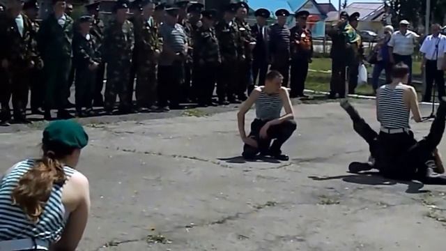 Показательные выступления ВПК *Боевой расчёт* смотреть онлайн