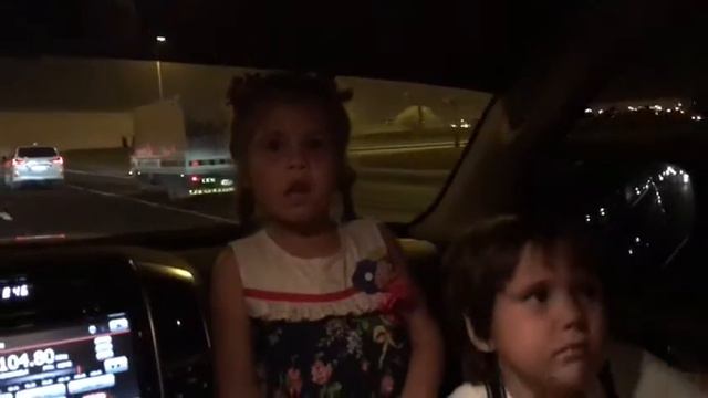 Cын и внучка Исмагила Шангареева рассказывают про зайчика и охотника.