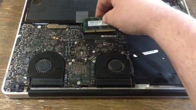 How to remove and install memory in a Mac Book Pro A1286 смотреть онлайн