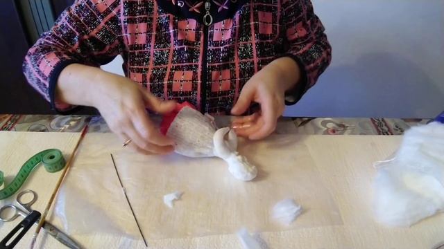 Одеваем куколку. Будем использовать новый материал. Мастер класс смотреть онлайн