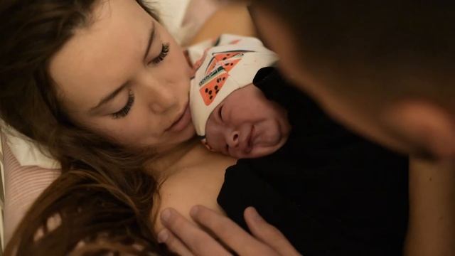 Красивые партнёрские роды с акушеркой и доулой в Щелковском перинатальном центре смотреть онлайн