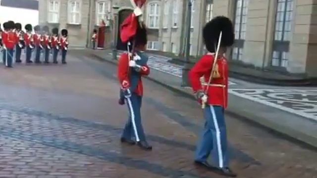 Почетный караул Британии! Удивил весь мир смотреть онлайн