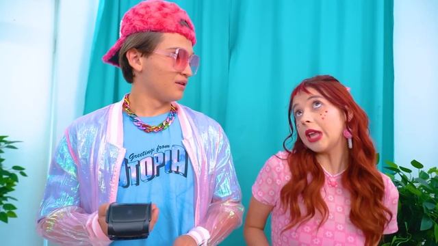 Няня M3GAN vs Няня Барби | Проживаем 24 Часа с Сумасшедшими Нянями смотреть онлайн