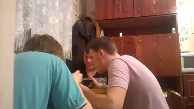 Глупая, но смешная шутка с солью смотреть онлайн