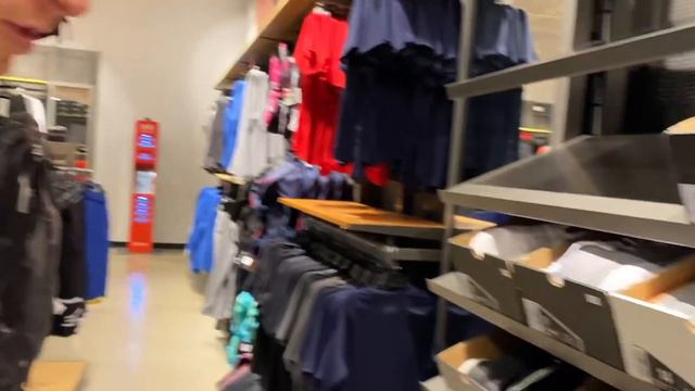 The Sole Brothers VLOG #102 Crazy 75% off Adidas Outlet! RIP Kobe Bryant смотреть онлайн