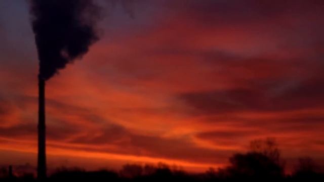 Урбанистический пейзаж. Яркий рассвет 21 февраля 2016 года смотреть онлайн