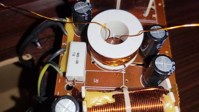 JBL e20 vs Akira hta-101 - sound test смотреть онлайн