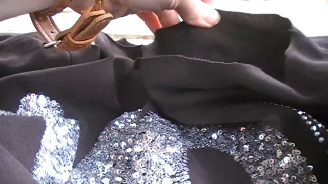 Декор своими руками. Переделка старой толстовки в удобный джемпер))) смотреть онлайн