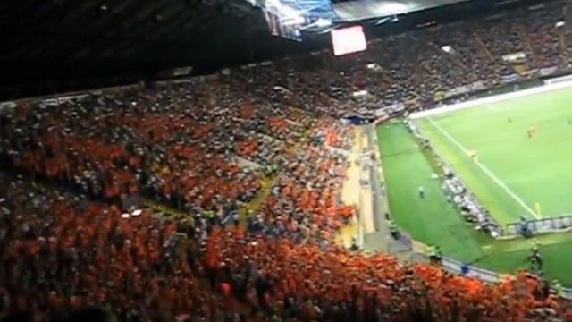 ЕВРО 2012 глазами очевидца. Ничего необычного, просто у голландских болельщиков снесло крышу смотреть онлайн