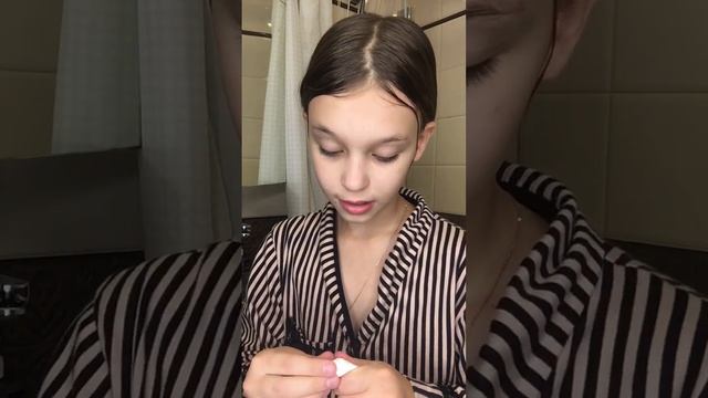 Моё первое видео?Рассказываю и показываю крема для жирной кожи ? смотреть онлайн