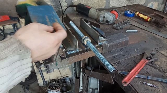 Крутые тиски своими руками. Making A Metal vise смотреть онлайн