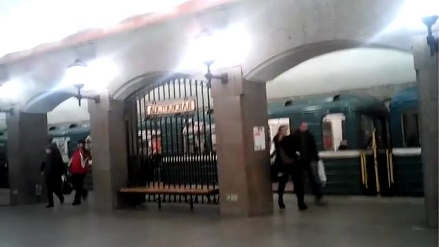 Метро Достоевская СПб-2015