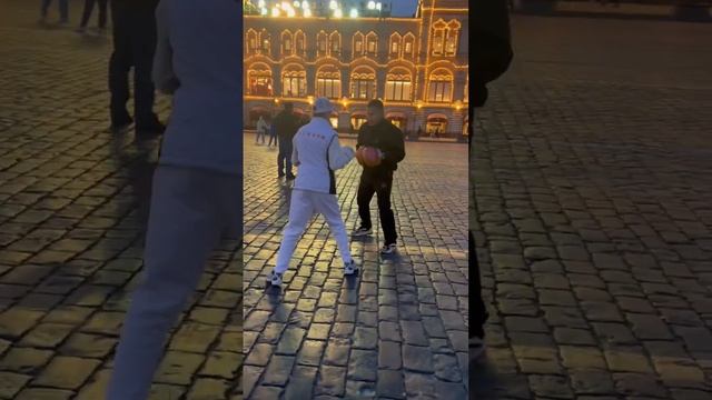 КАК ПОКОРИТЬ МОСКВУ ЗА ОДИН ДЕНЬ смотреть онлайн