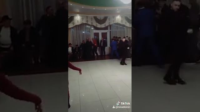 Прекрасный танец Хонга кафт танцует Георгий Тибилов играет Ансамбль "Дидинаг" смотреть онлайн