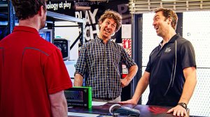 Когда ЖИВЕШЬ С ЗАКАДРОВЫМ СМЕХОМ - Bored на Русском